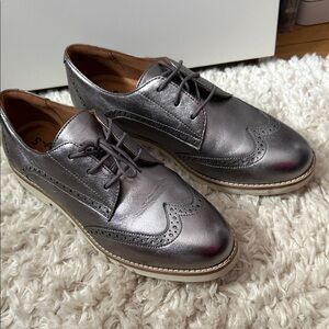 SoftWalk Women's Silver Oxford Loafers